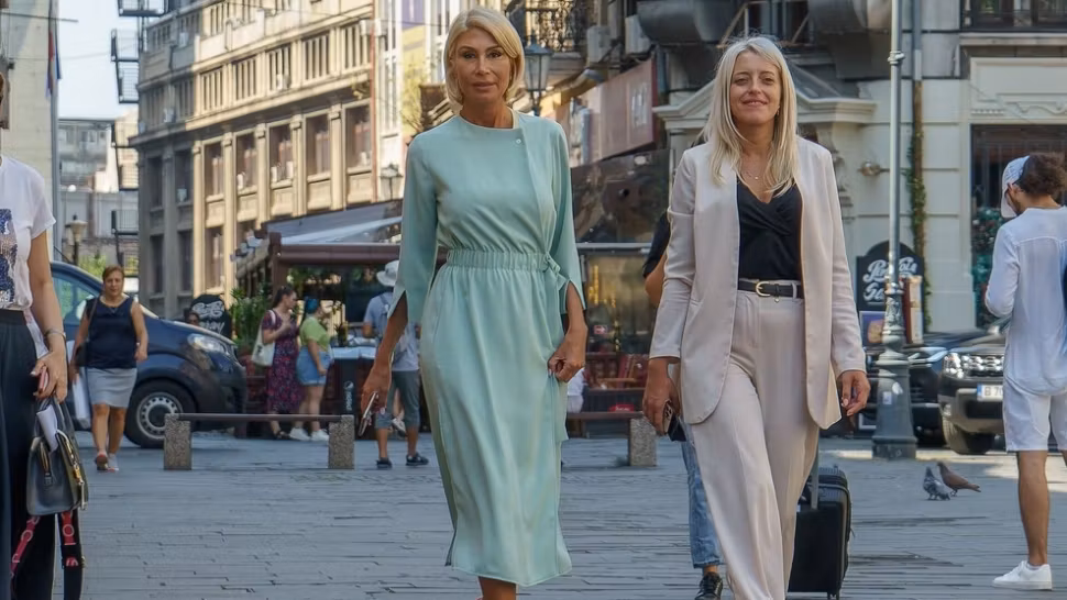 Raluca Turcan vrea să discute cu Louis Vuitton după ce renumita firmă s-ar fi inspirat dintr-o cămașă românească