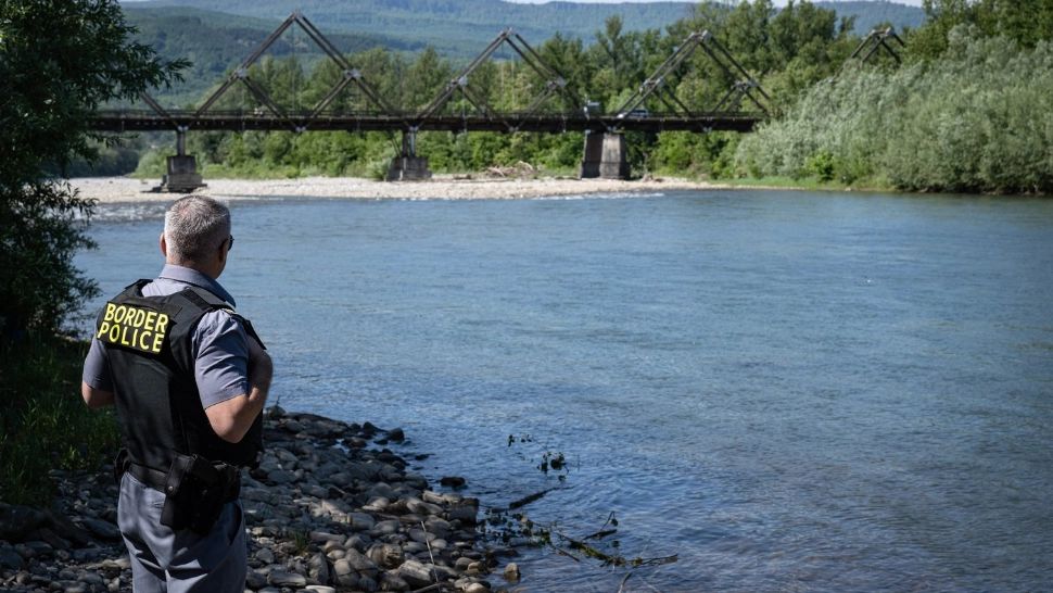 Incident armat la granița cu România! Un atacator înarmat a fost ucis de Gărzile de frontieră ucrainene 