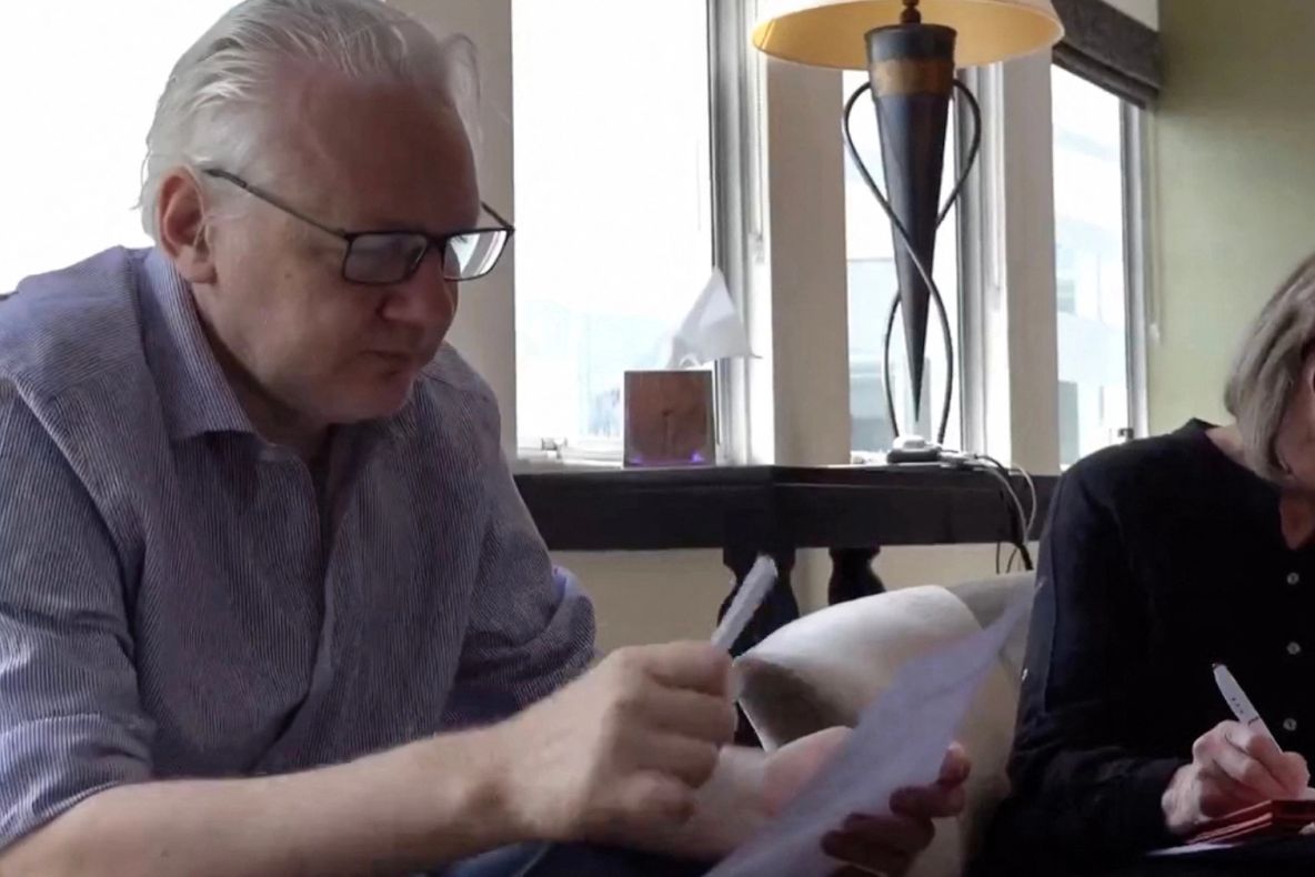 Julian Assange este liber şi a părăsit Marea Britanie, afirmă WikiLeaks, după 14 ani trăiți în închisoare sau baricadat în Ambasada Ecuadorului