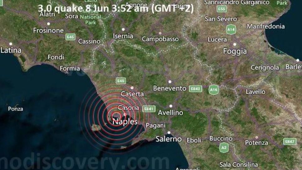 Val de cutremure în Italia, noaptea trecută. Oamenii au ieșit din nou în stradă