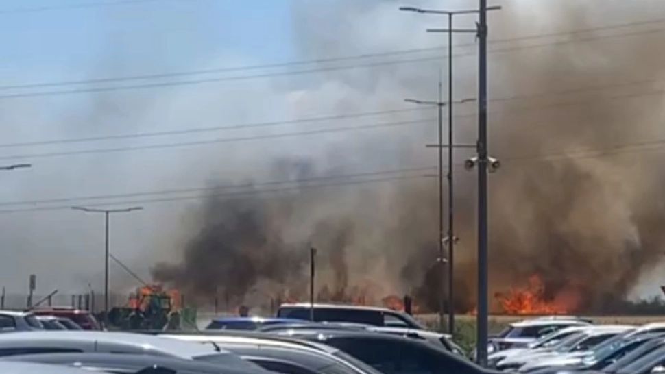 INCENDIU PUTERNIC în apropiere de Capitală! Pompierii, alertați de oamenii panicați: imagini uluitoare