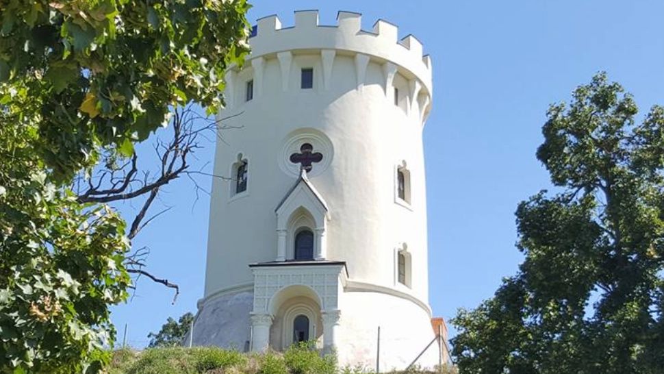 Cetatea din România în subteranele căreia se întâmplă lucruri stranii. Legenda care îi atrage pe turiști