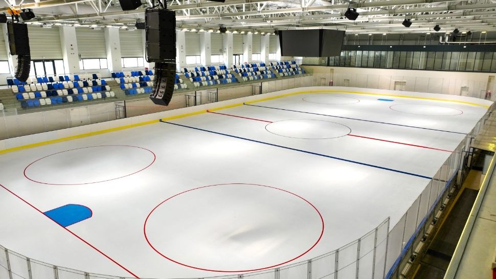 A început amenajarea curții viitorului patinoar Berceni Arena - FOTO