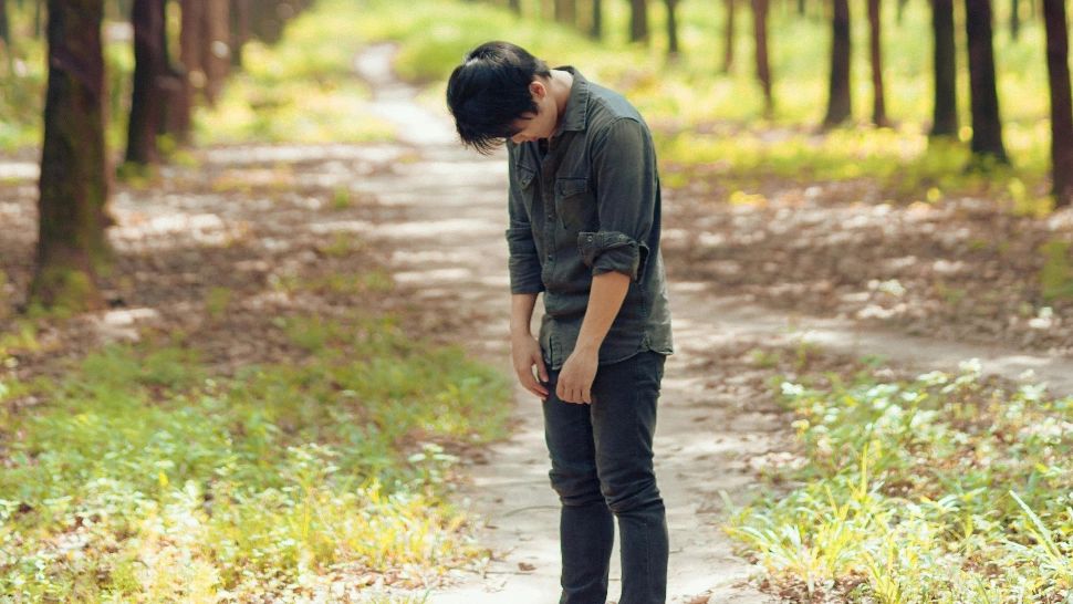 Obiceiuri inutile care îți consumă energia. Sigur și tu le ai. Iată la ce trebuie să renunți