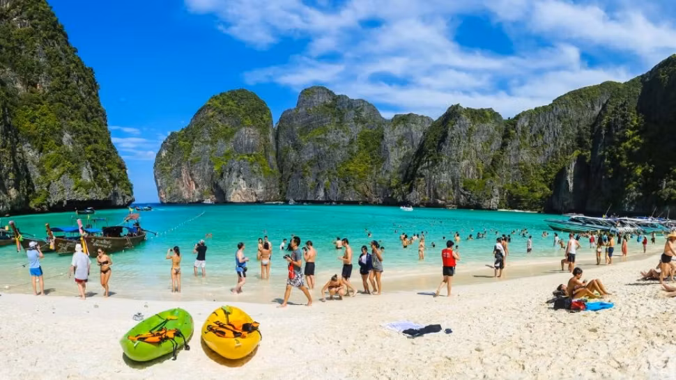 Veste excelentă pentru turiștii români: Ce țară nu le mai cere viză. MAE a făcut anunțul