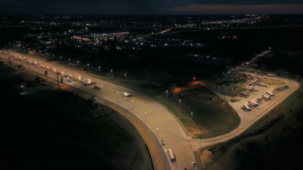 Aeroportul din Oradea, lovit de o furtună cu peste 100km/h. O cursă aeriană a fost ANULATĂ, infrastructura este avariată - VIDEO