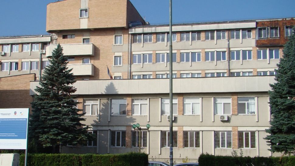 Condiții inumane la Spitalul Municipal Câmpina: Nu există climatizare, în saloane temperatura este de 35 de grade iar unii pacienţi au refuzat internarea