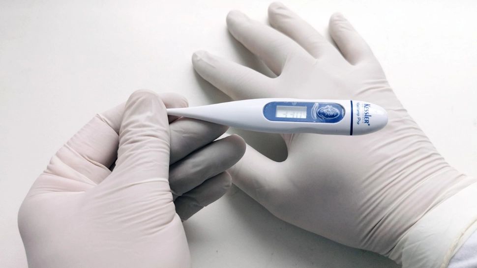 Alertă în plin sezon estival! Un virus contagios din apă a afectat sute de turiști