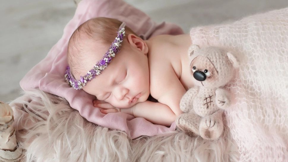 Aceste nume de copii sunt interzise în România. Pentru ce vor fi părinții cu idei extravagante refuzați la Starea Civilă