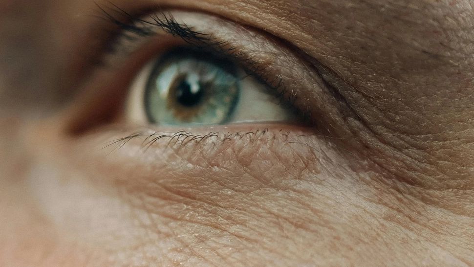 Metode rapide și la îndemâna oricui pentru a scăpa de cearcăne dimineața. Sigur nu știai asta