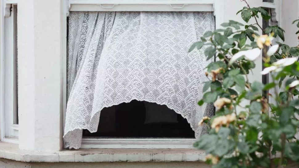 Te poți îmbolnăvi dacă "te trage curentul"? Unde se termină mitul și începe realitatea