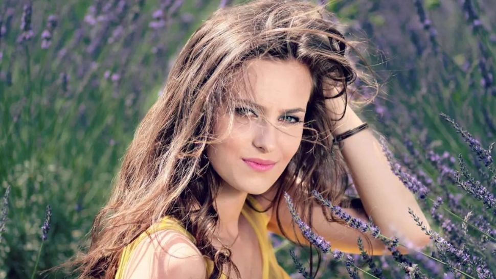 Frica iraţională faţă de femeile frumoase există! Se numeste Caligynefobia și psihologii au multe de spus despre asta