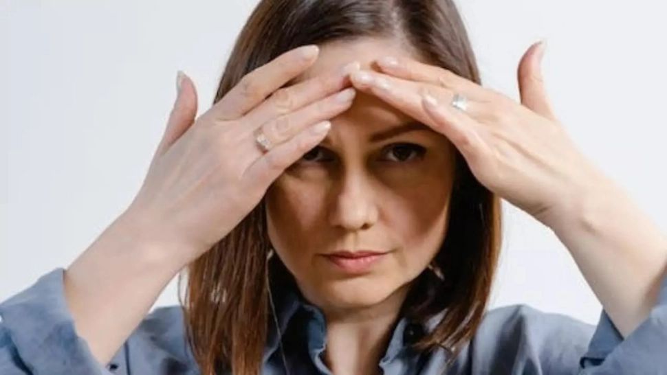 Tehnici de masaj pentru relaxarea corpului. Ce se întâmplă dacă masezi acest punct din frunte