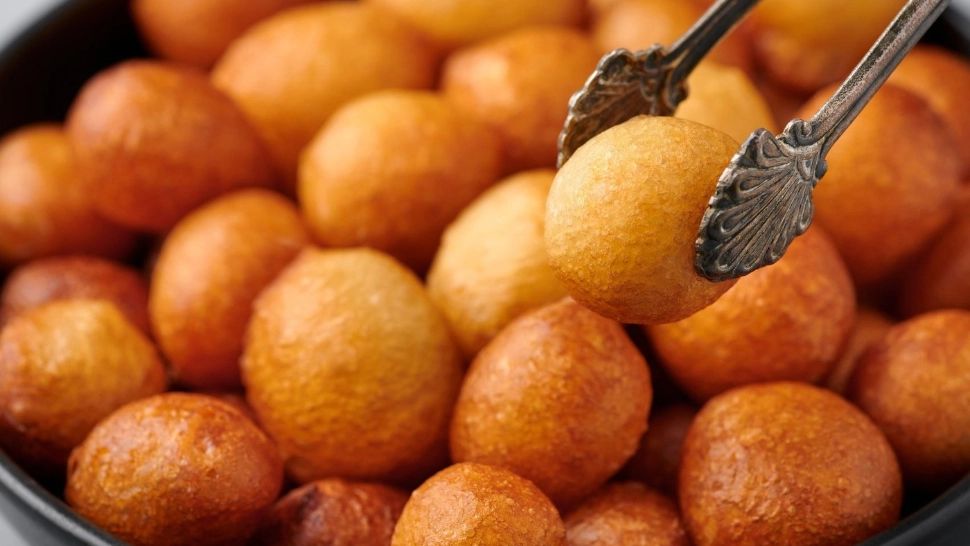 Rețete orientale. Gogoși turcești însiropate - REȚETA LOKMA 