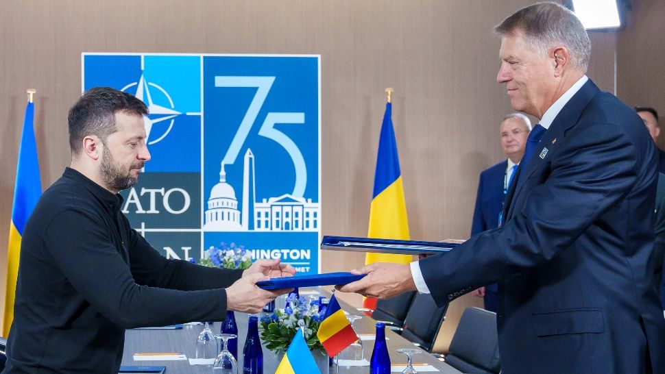 Decizie majoră. După ce am susținut Ucraina cu armament, România va oferi asistenţă pe termen lung şi va susţine industria de apărare a Ucrainei