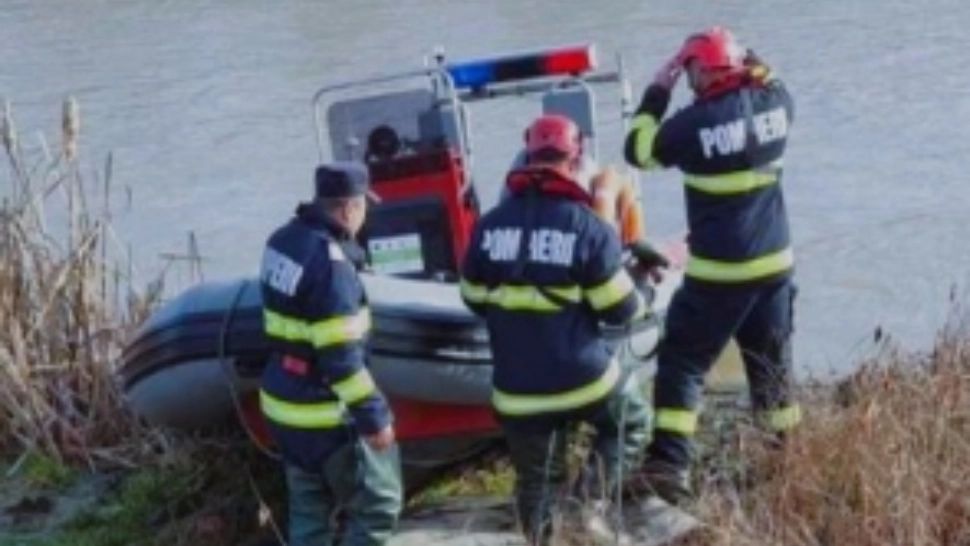 Miracol în Vrancea! O bătrână a supraviețuit după ce a căzut în pârâu și și-a petrecut o noapte în apă