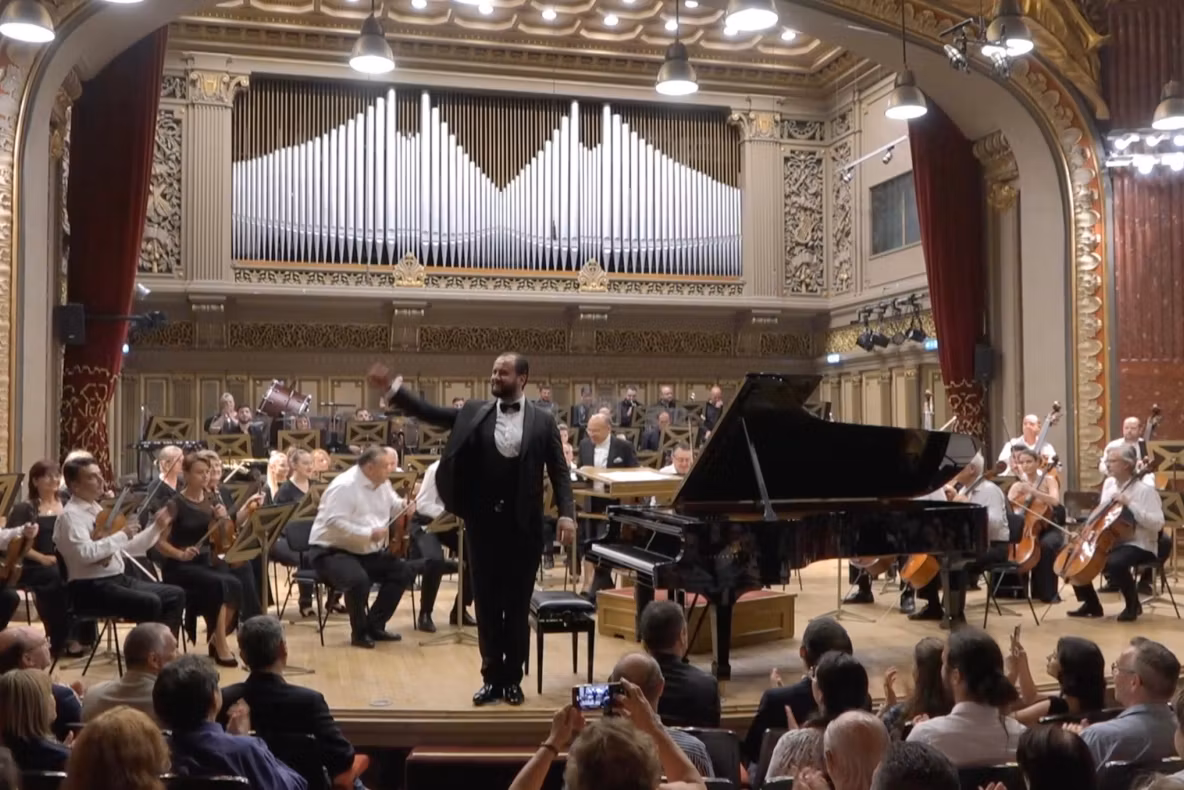 Mai multe persoane au început să se simtă rău în timpul unui concert desfăşurat la Dresda, Germania. Două victime, transportate la spital