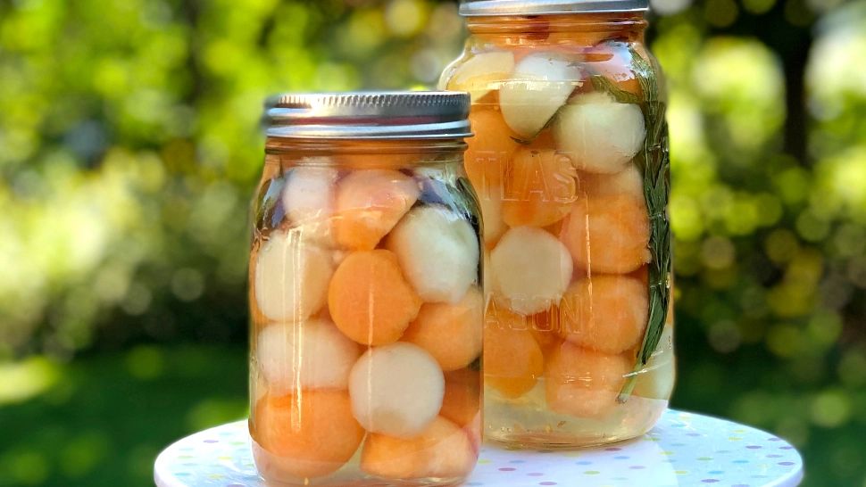 Ce fructe de vară poți să bagi la murat. Gustul lor inedit îi va surprinde chiar și pe cei mai pretențioși gurmanzi