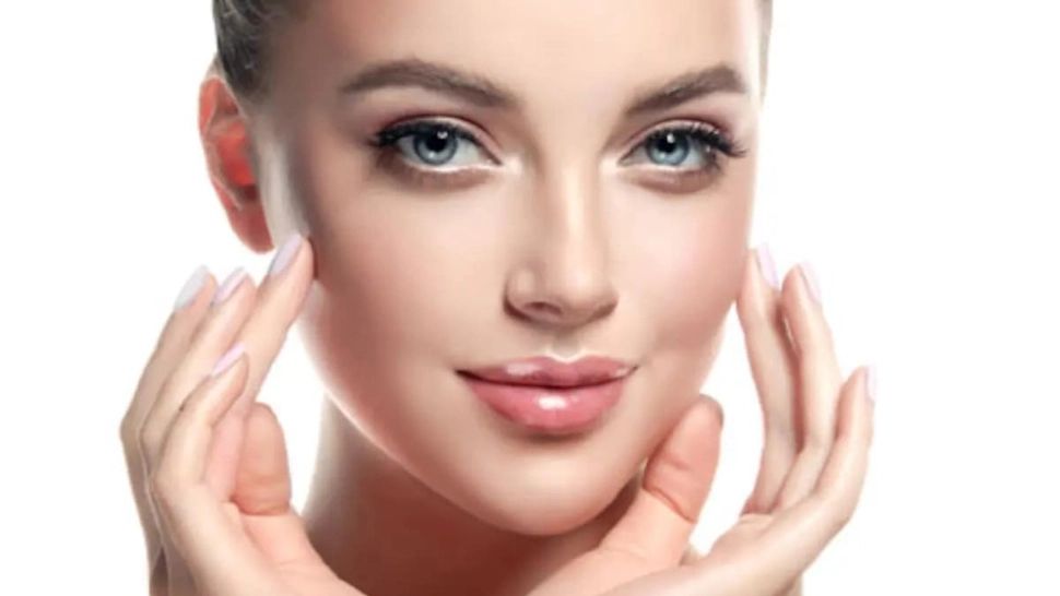 S-ar putea să faci double cleansing greșit dacă observi aceste semne. Ce spun specialiștii în skincare