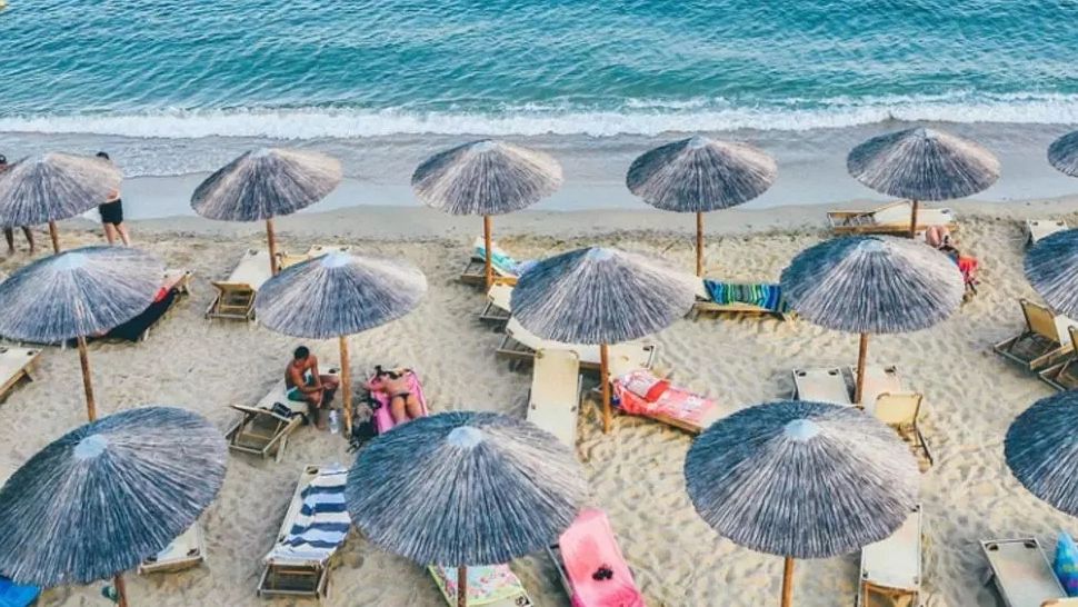 Alimentele pe care să nu le mănânci niciodată pe plajă - mulți nu își dau seama ce pericol ascund