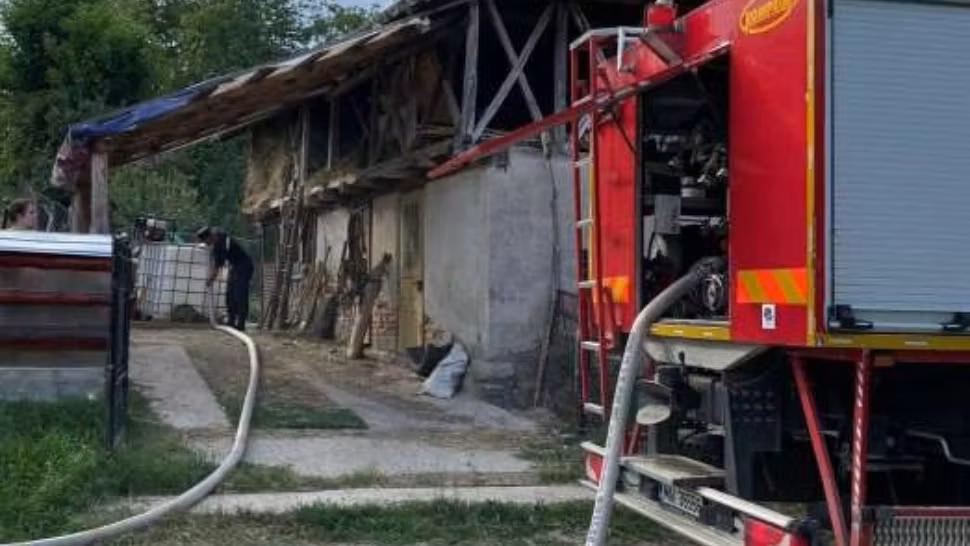 Soluție de avarie: Pompierii argeşeni vor transporta apă menajeră locuitorilor din comunele unde este întreruptă furnizarea apei 