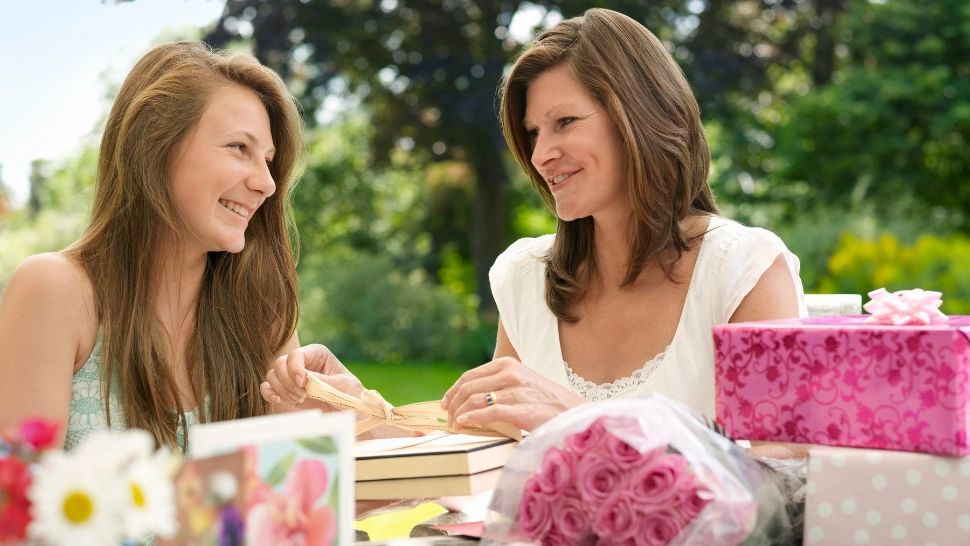 Cel mai frumos cadou pentru mama ta, în funcție de zodia în care s-a născut. Cum să o impresionezi pe cea mai importantă persoană din viața ta