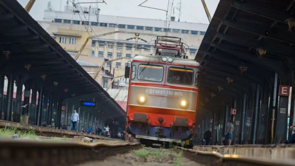 CFR Călători ne spune să ne așteptăm la întârzieri și mai mari. Operatorul feroviar anunță că va extinde restricţiile de viteză în perioadele caniculare
