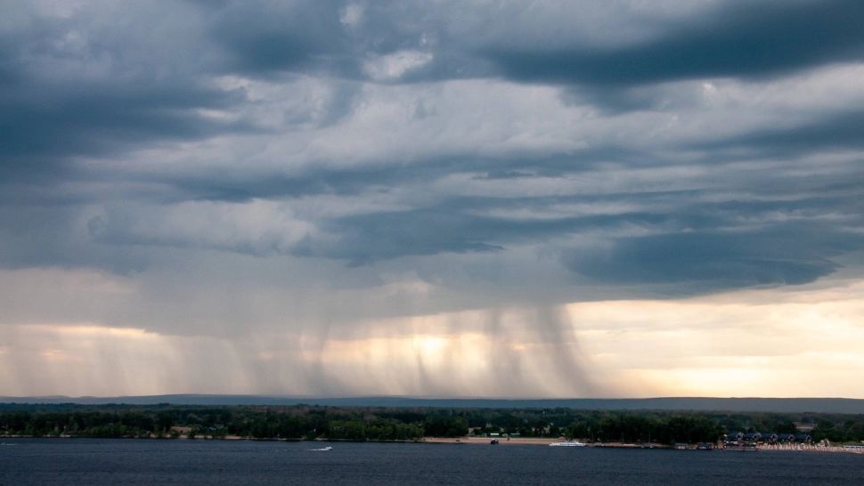 Ce este furtuna electrică, fenomenul extrem care va lovi România după zilele de caniculă? 