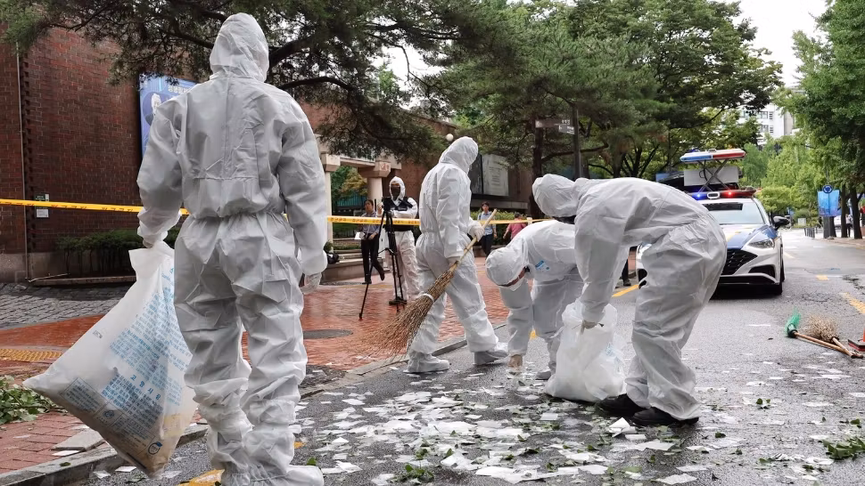 Mesaj murdar din Nord: Un balon cu deșeuri trimis de Kim Jong Un s-a spart de data aceasta pe clădirea președinției sud-coreene