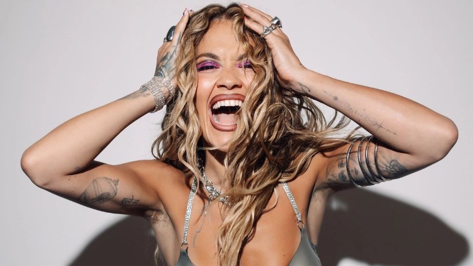 Rita ORA, dusă de urgență la SPITAL. Vedeta și-a anulat spectacolul din Ungaria în ultima clipă, invocând o boală misterioasă