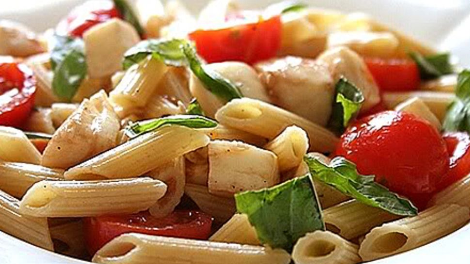 Cea mai buna salată cu paste pe care o poți savura vara. Deliciul sățios care ne ajută să facem față caniculei