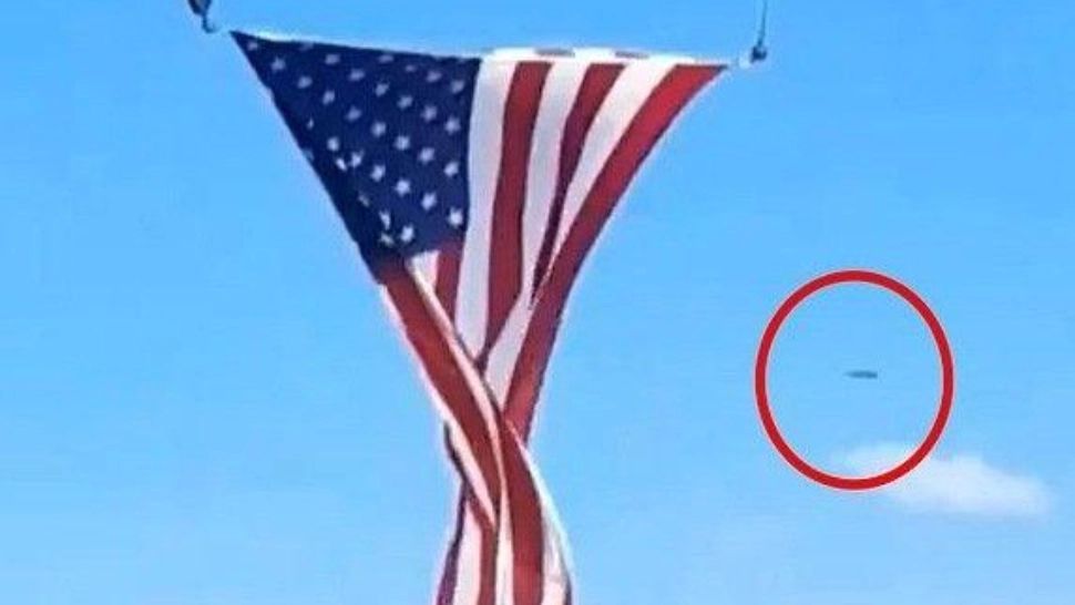 Trump, salvat de un OZN în timp tentativei de atentat?! Scenariul care a aprins imaginația susținătorilor candidatului republican