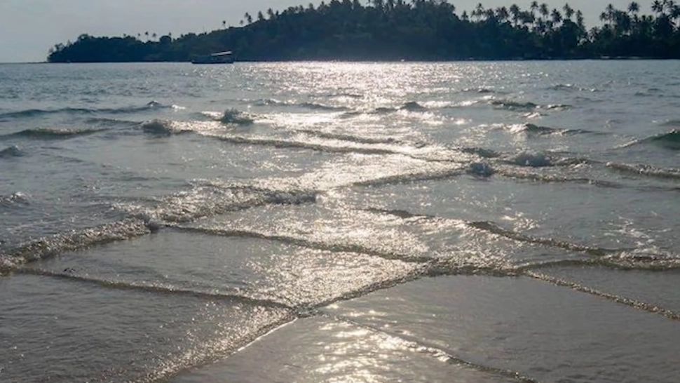 Pericol mortal pe litoralul românesc. Curenții RIP fac victime în Marea Neagră. De ce trebuie să ieși imediat din apă dacă observi că se formează valul pătrat 