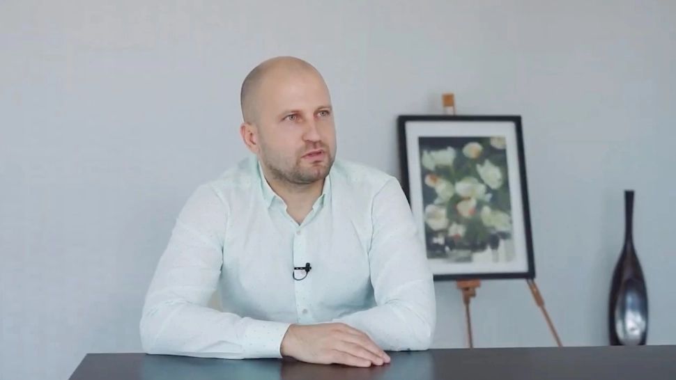 Drumul banilor: cum a fost prins în flagrant Cezar Verziu, afaceristul din Capitală care a inventat mita pe metru pătrat. Bărbatul plimba o pungă cu 70.000 de euro!