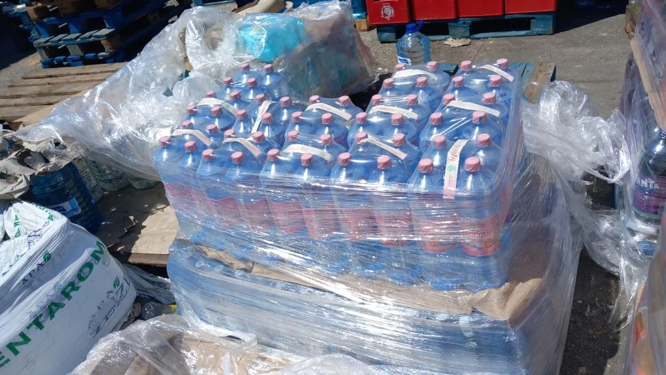 ALERTĂ în țară! Apă plată și minerală cu probleme la vânzare. Peste 700 de producători, distribuitori sau comercianți, controlați de ANPC: amenzi uriașe