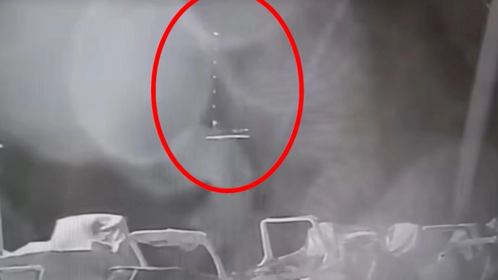 Momentul în care iahtul magnatului dispărut Mike Lynch este înghițit de furtună, surprins de camere. Imagini dramatice VIDEO