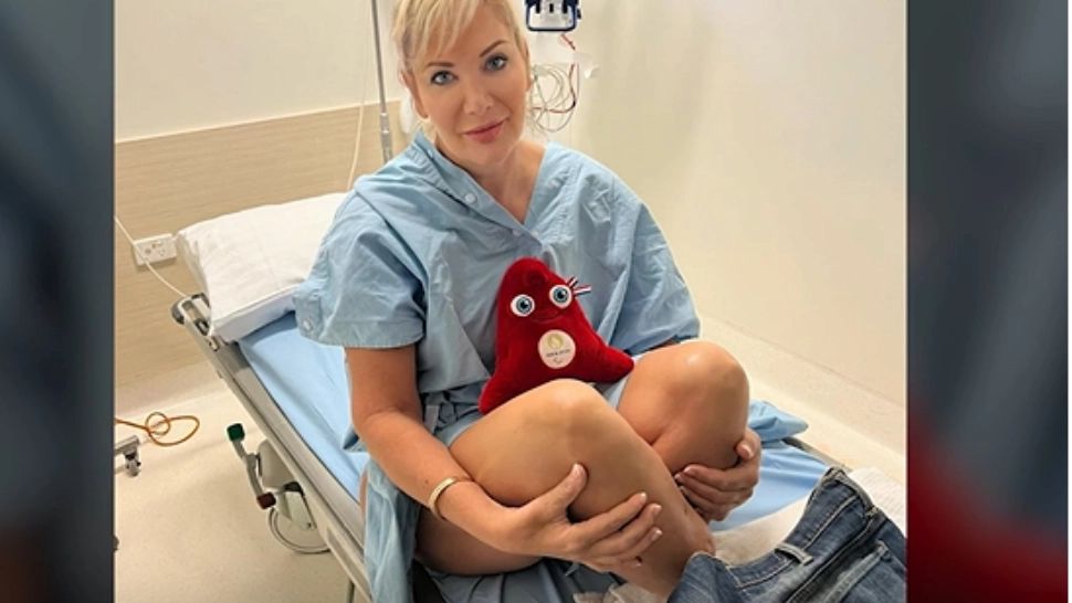 I-au fost amputate picioarele după ce a fost înțepată de țânțari. Povestea cutremurătoare a unei femei care a suferit 47 de operații