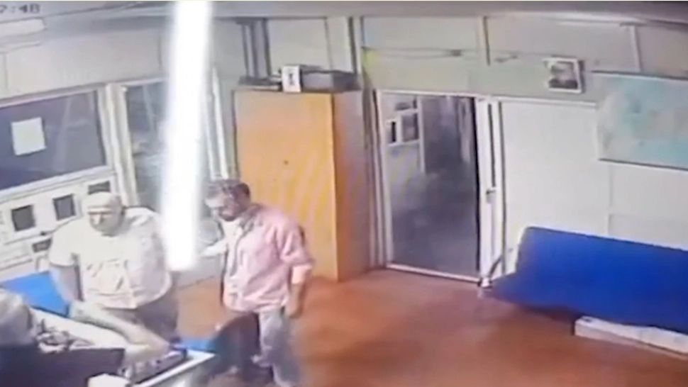 Atac în stil mafiot, lângă Capitală! Proprietarul unui service auto, amenințat cu pistolul de un client: de la ce a pornit cearta