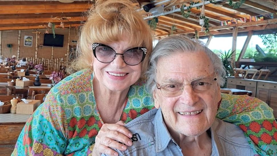 Florin Piersic se reface după intervențiile chirurgicale. Artistul, surprins la terasă alături de prietena lui de-o viață: imagini inedite