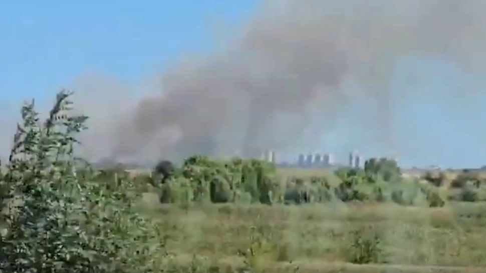 Incendiu puternic de vegetație în apropierea plajei din stațiunea Olimp: 15 hectare, mistuite de flăcări