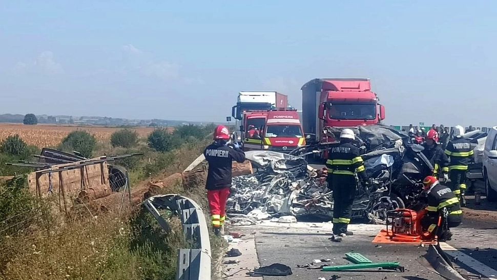 Angajat al Consulatului Ungariei, mort într-un grav accident, pe autostrada Timișoara–Lugoj. Un camion plin cu bușteni a intrat pe contrasens - FOTO
