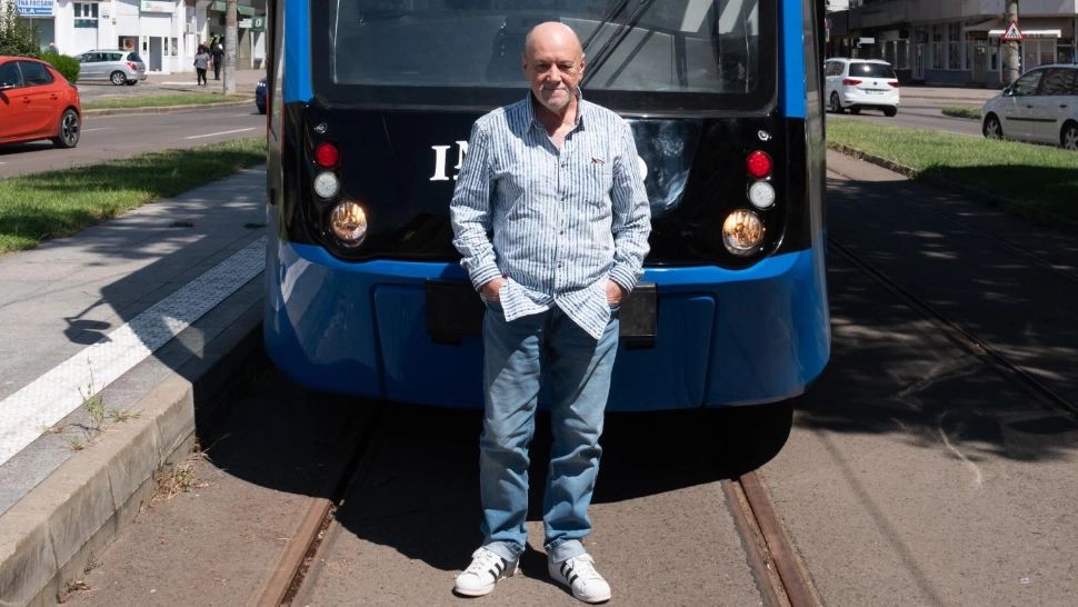 Un tramvai din Brăila a primit numele celebrului artist Nicu Alifantis