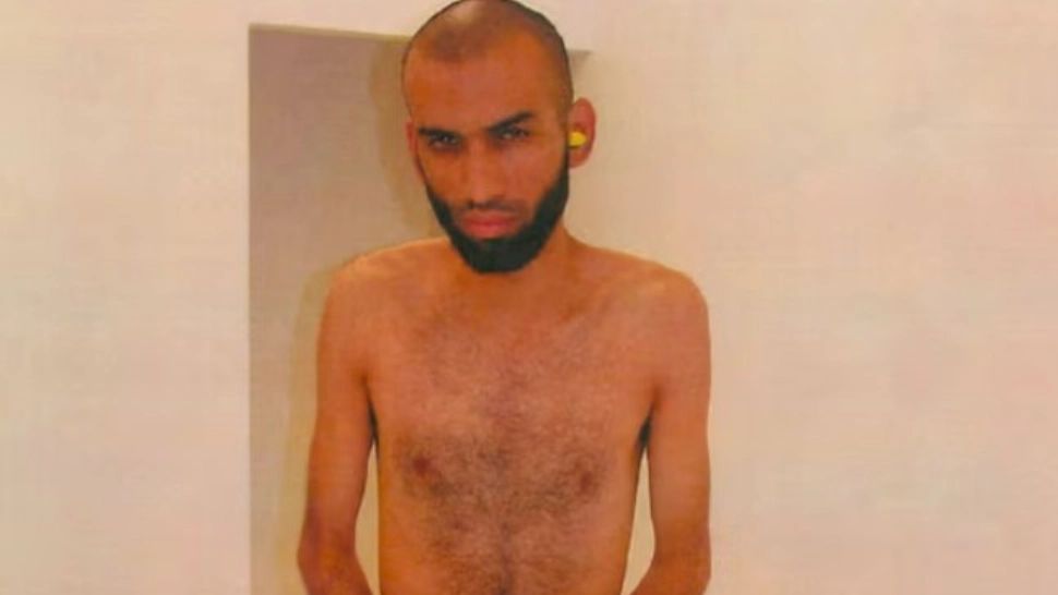 The Guardian a publicat o fotografie cu un suspect al atentatelor din 11 Septembrie 2001, care ar fi fost făcută în închisoarea secretă a CIA din România - FOTO