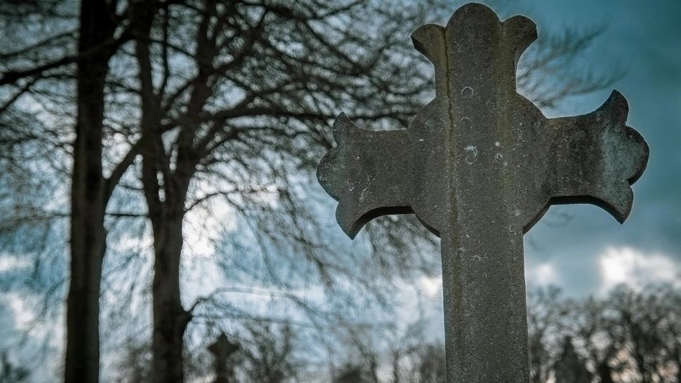 Sumele colosale pe care le plătesc românii la înmormântări. Este din ce în ce mai scump să mori