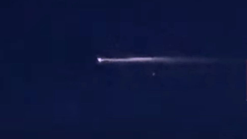 Apariția misterioasă pe cerul României care a lăsat privitorii cu gura căscată. Ce a fost, de fapt, obiectul luminos