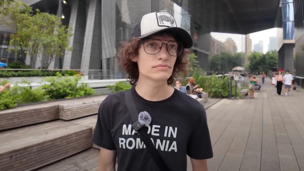 Eduard, românul din New York care promovează România în stăinătate VIDEO