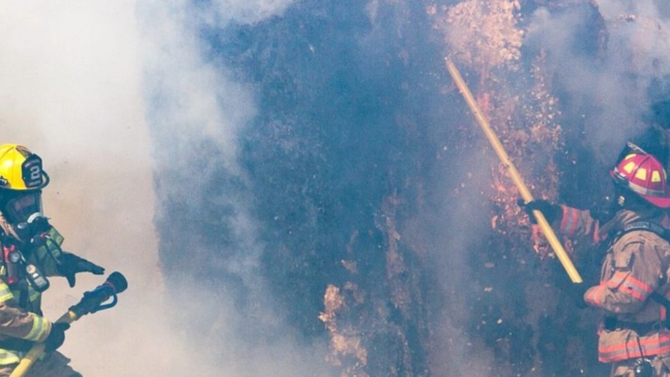 Casă făcută scrum în Prahova. Proprietarii au suferit atacuri de panică