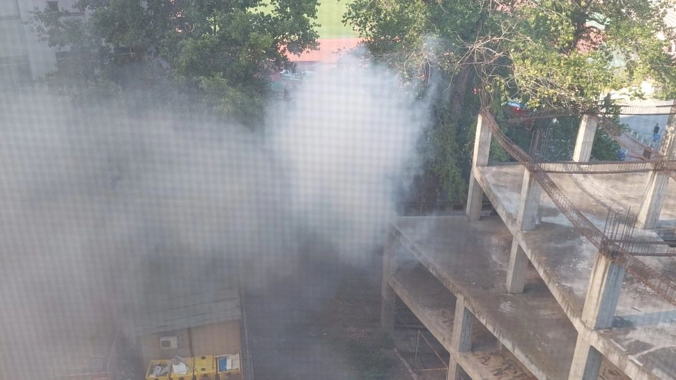 Incendiu lângă stadionul Dinamo și spitalul Floreasca. Pompierii au intervenit cu 8 autospeciale de stingere în lupta cu flăcările