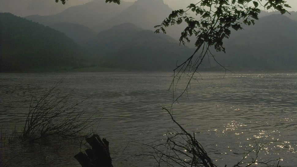 Orașul scufundat din România: Motivele din spatele deciziei lui Nicolae Ceaușescu de a-l băga sub ape