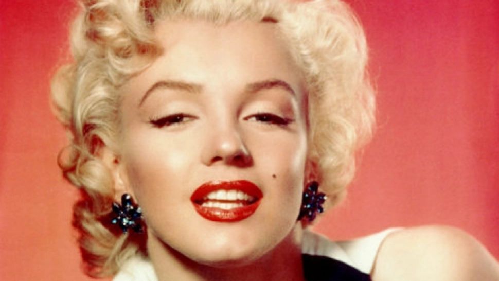 Băutura pe care Marilyn Monroe o consuma în fiecare dimineață, cu efect uimitor asupra frumuseții. Ai nevoie de doar două ingrediente